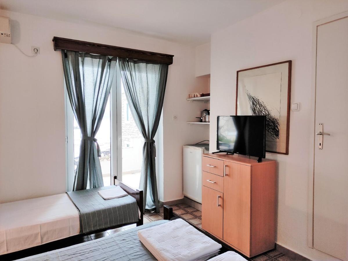 Fisherman House Apartments Rafailovici Exterior photo