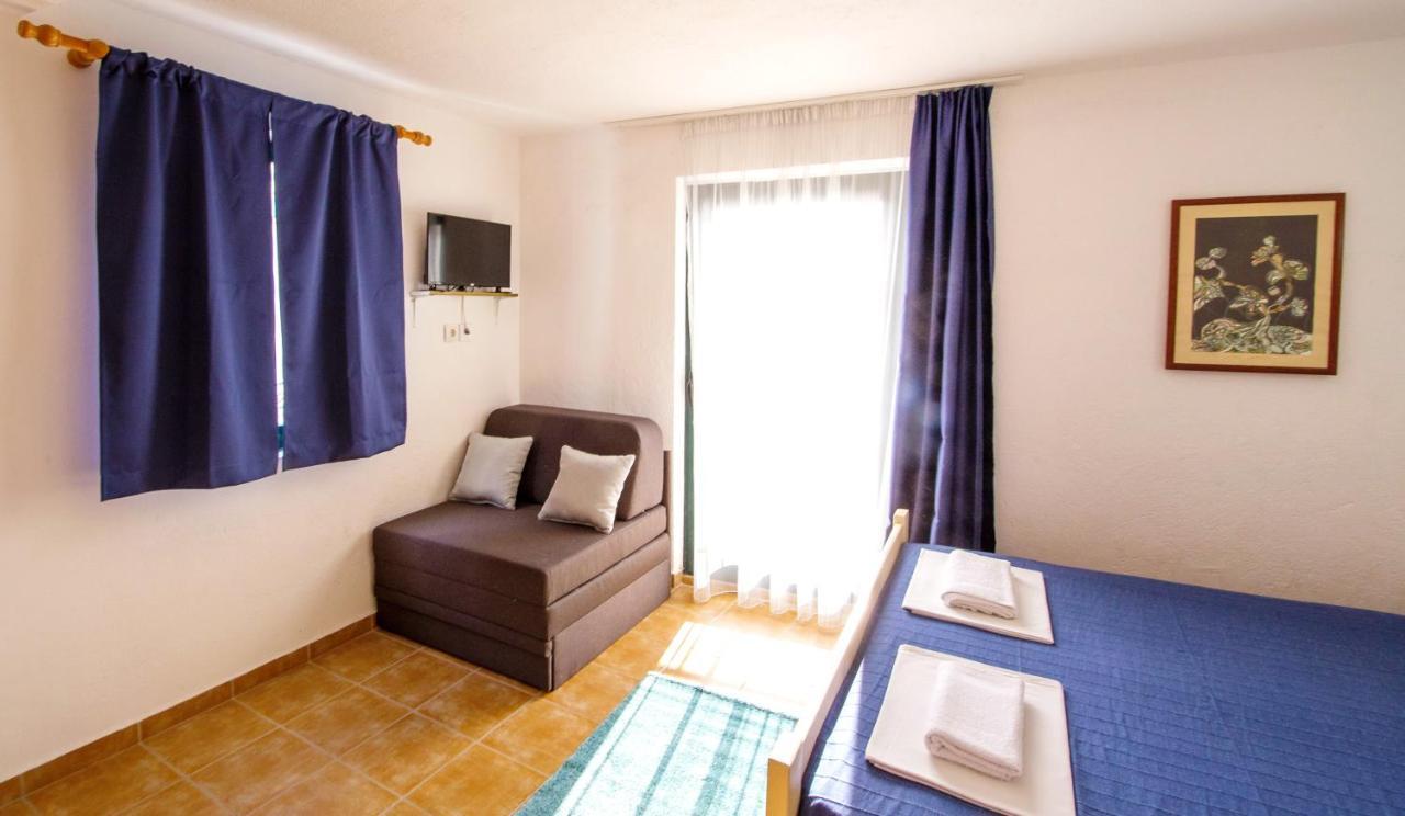 Fisherman House Apartments Rafailovici Exterior photo